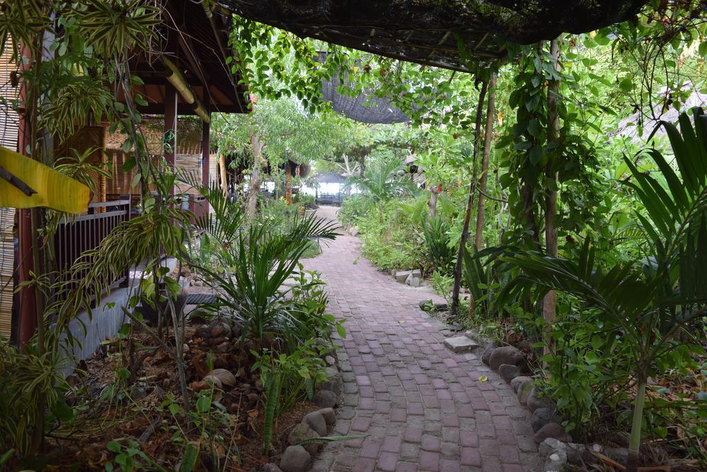 Ana Warung & Bungalows Gili Meno Buitenkant foto